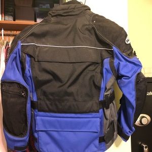 Motorcycle riding jacket
